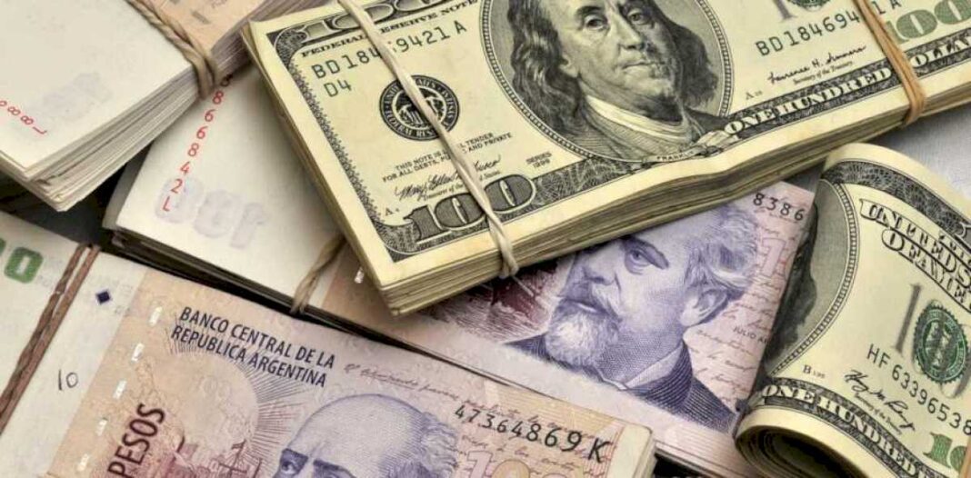 dolar-hoy:-a-cuanto-cotizan-el-oficial-y-sus-diferentes-tipos-de-cambio-este-jueves-23-de-noviembre