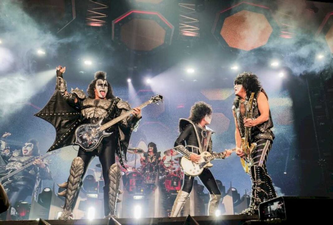 se-retiro-kiss:-dio-su-ultimo-recital-en-vivo-y-ahora-la-banda-sera-reemplazada-por-avatares-digitales