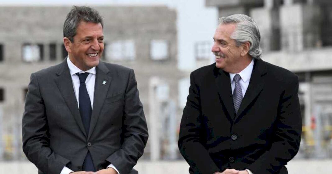 alberto-fernandez-firmo-las-renuncias-de-agustin-rossi,-sergio-massa-y-el-resto-de-su-gabinete,-a-tres-dias-de-la-asuncion-de-javier-milei