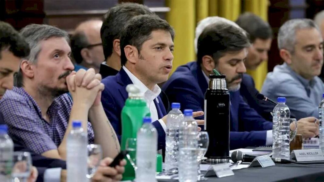 kicillof-encabezo-la-reunion-del-pj-y-se-acordo-una-movilizacion-urgente:-maximo-kirchner-estuvo-poco-tiempo