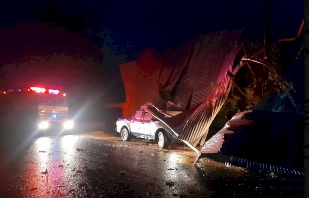 fuerte-temporal-en-cordoba:-intensas-lluvias,-desborde-de-arroyos-y-anegamiento-de-calles