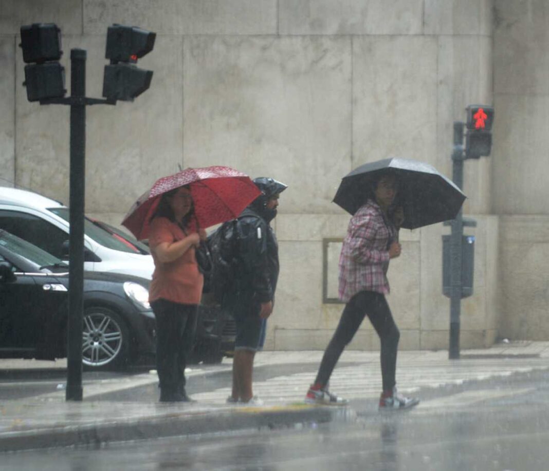 el-smn-emitio-un-aviso-de-corto-plazo-por-tormentas-intensas-en-la-ciudad-y-el-gran-buenos-aires