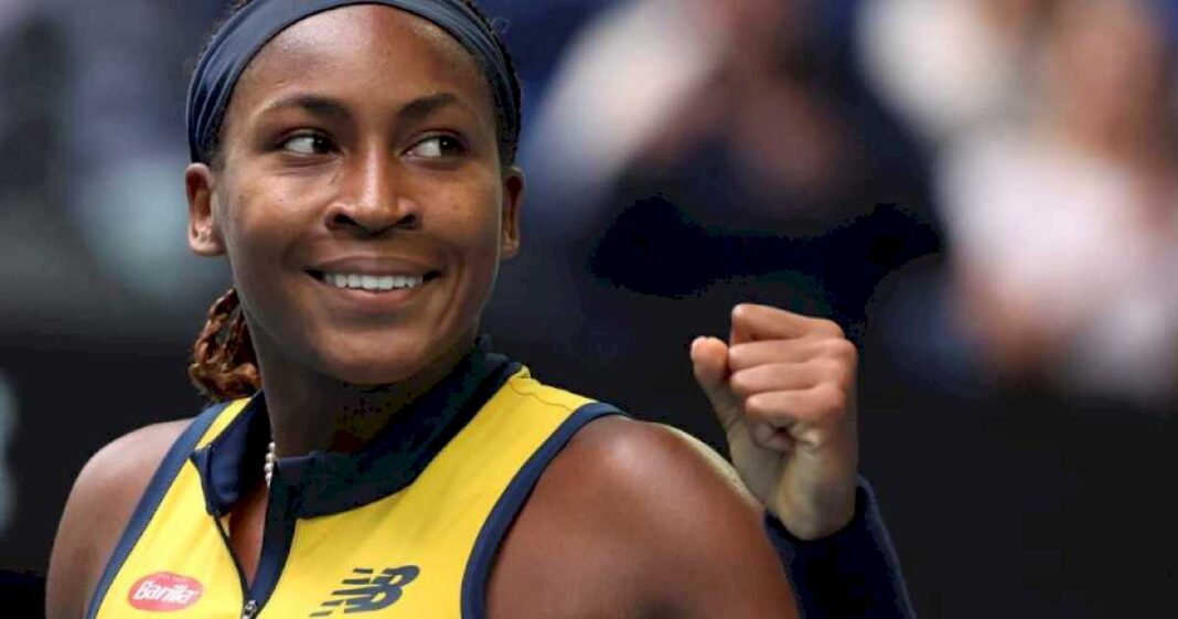 coco-gauff-sonrie-a-la-vez-que-destroza-rivales-con-su-marcha-arrolladora-y-saca-chapa-en-el-australian-open