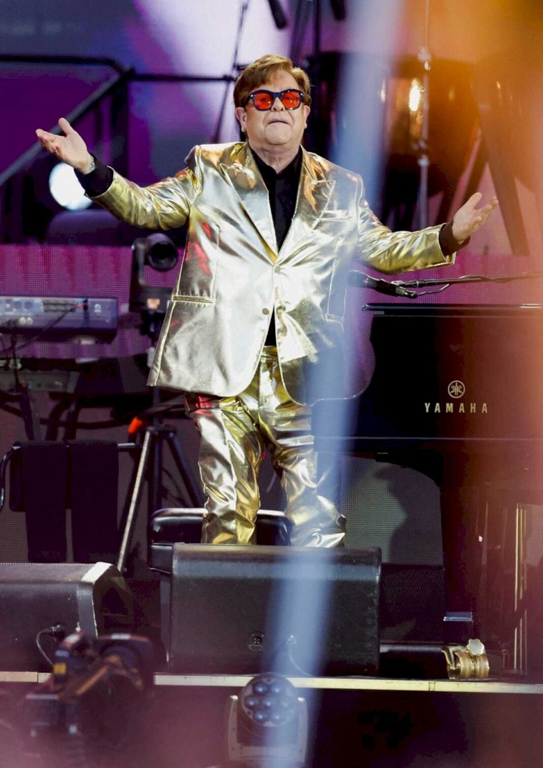 como-es-la-millonaria-subasta-de-elton-john-y-por-que-esta-vendiendo-todo