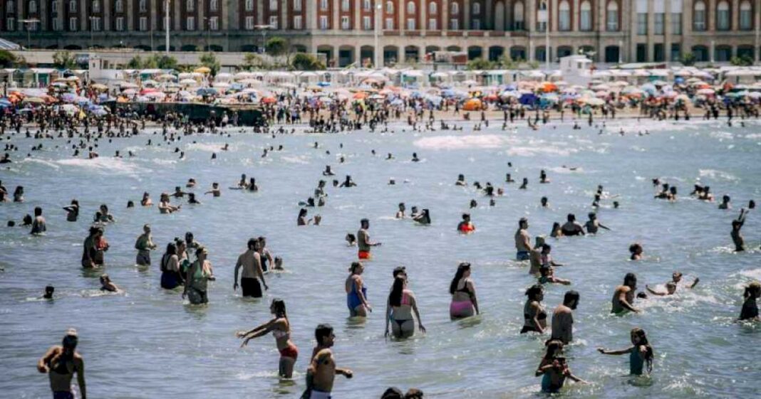 ola-de-calor-en-la-costa:-maximas-de-hasta-41-y-como-va-a-seguir-el-tiempo-los-proximos-dias