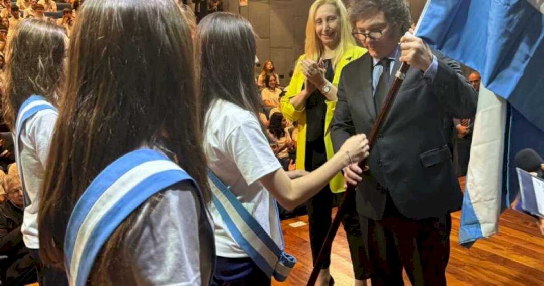 javier-milei-visito-su-ex-colegio:-ironias-y-un-discurso-fuerte-contra-el-aborto