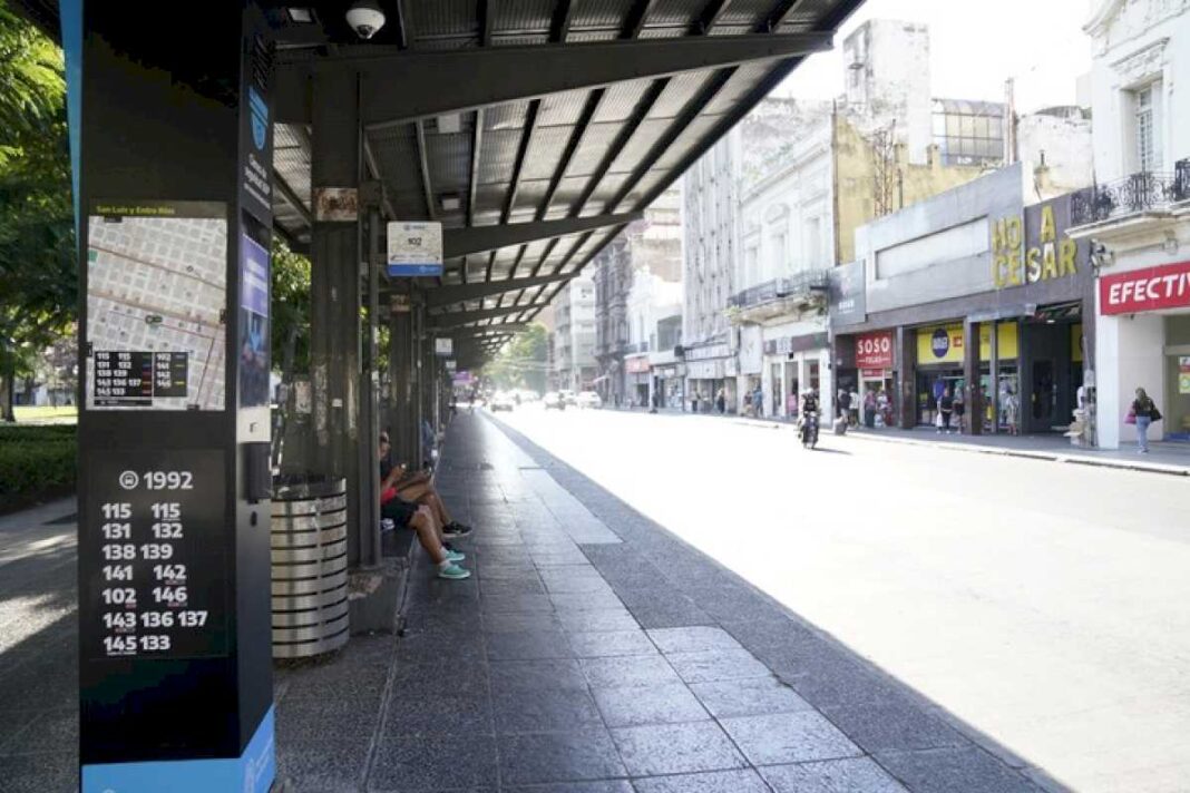 paro-de-colectivos-y-taxis-en-rosario-tras-nuevas-amenazas-y-ataques-a-choferes