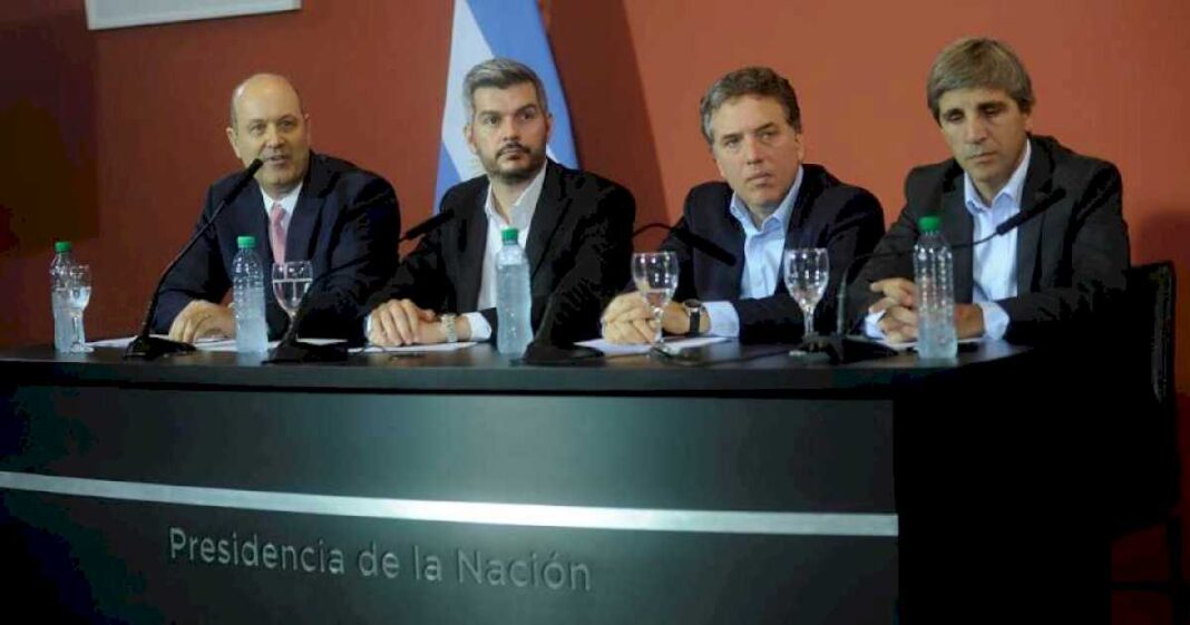 perdida-de-conexion-y-locura-en-el-gobierno:-cuando-los-economistas-son-parte-del-problema