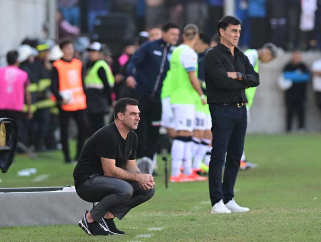 velez-heroico:-aguanto-con-10-ante-argentinos,-llego-a-penales-y-se-metio-en-la-final-de-la-copa-de-la-liga