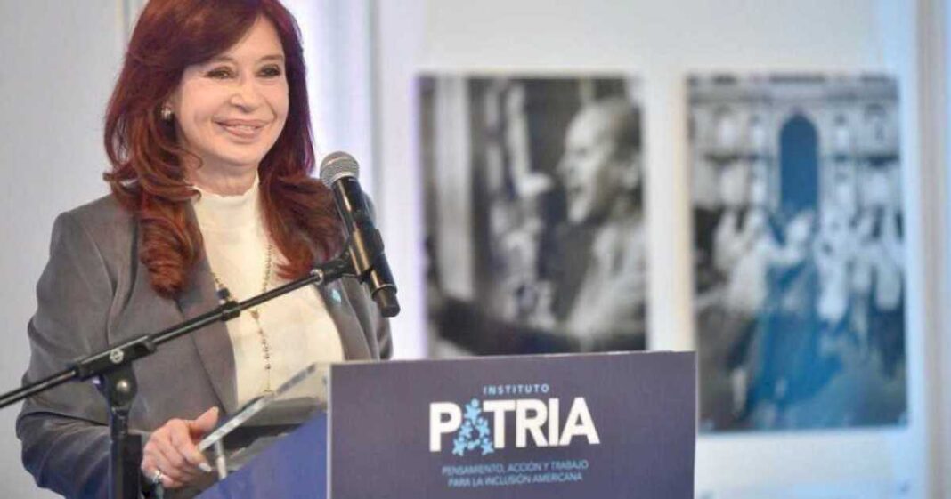 dice-tonterias-y-tiene-muchos-prejuicios:-cristina-sube-el-tono-de-su-embestida-contra-milei