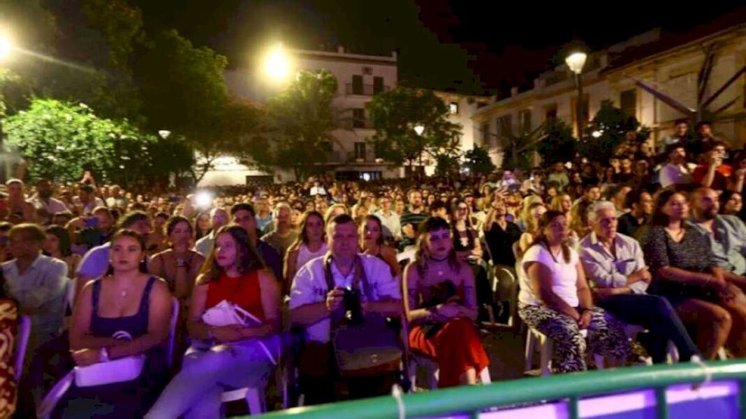 el-casco-historico-se-viste-de-tablao-flamenco