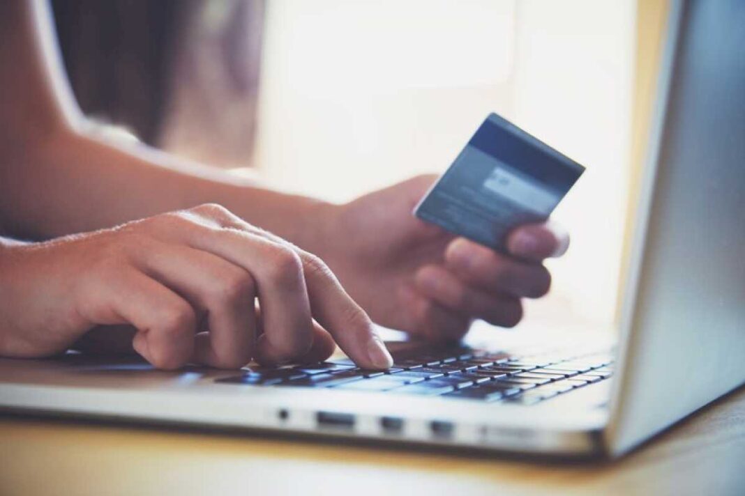 las-marcas-apuntan-al-e-commerce-para-compensar-la-caida-del-consumo-y-tendran-megaofertas-en-cyber-monday-2024