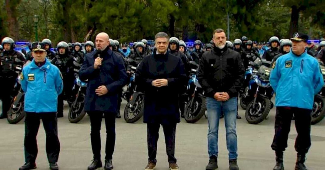 la-ciudad-refuerza-la-seguridad-en-las-calles:-suman-1.000-policias-que-antes-cumplian-tareas-administrativas