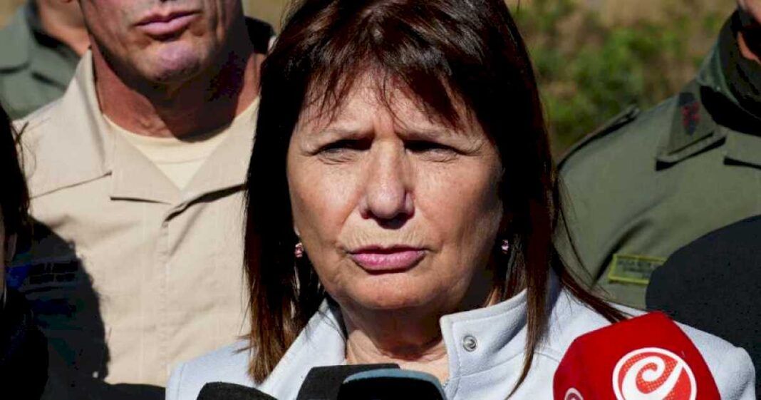 patricia-bullrich:-aerolineas-sabe-que-si-no-se-ordena,-se-privatiza-en-cualquier-momento