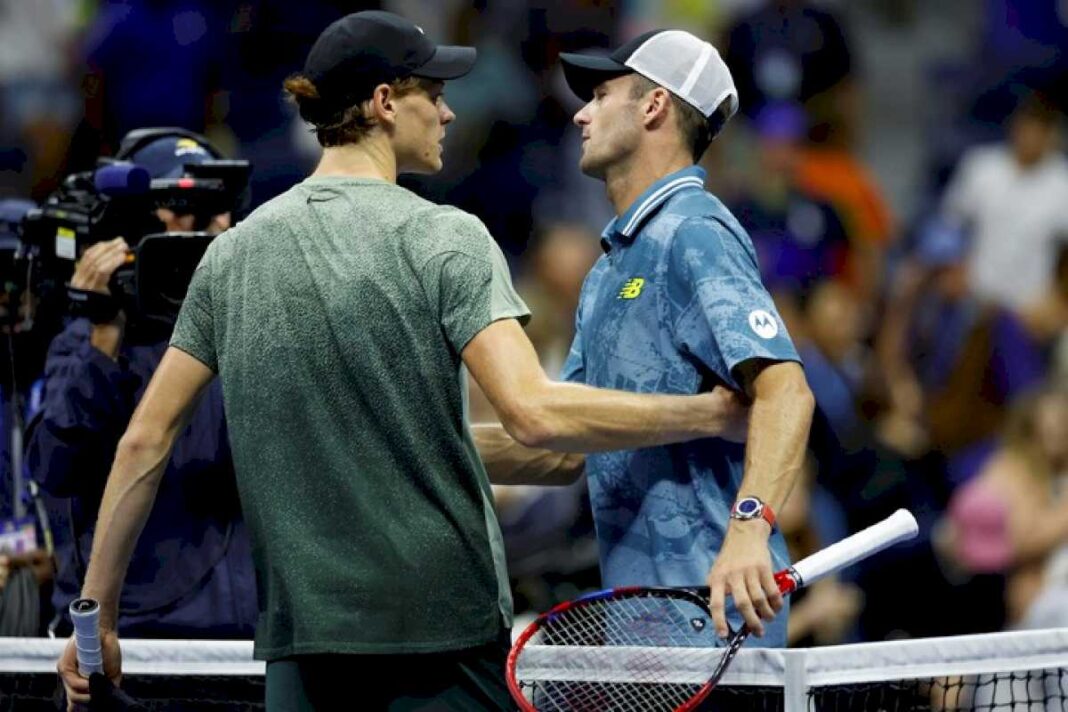 us-open:-jannik-sinner-avanzo-a-cuartos-de-final-y-reeditara-la-final-de-australia-con-daniil-medvedev