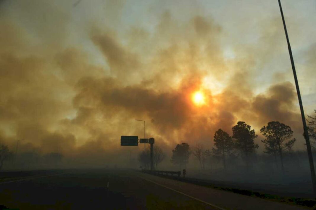 m-10,-el-dia-de-calor-extremo-que-pone-en-alerta-a-cordoba-en-medio-de-los-incendios-forestales