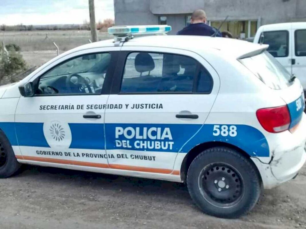 tragedia:-murio-un-hombre-tras-volcar-con-su-camioneta-en-una-ciudad-de-chubut