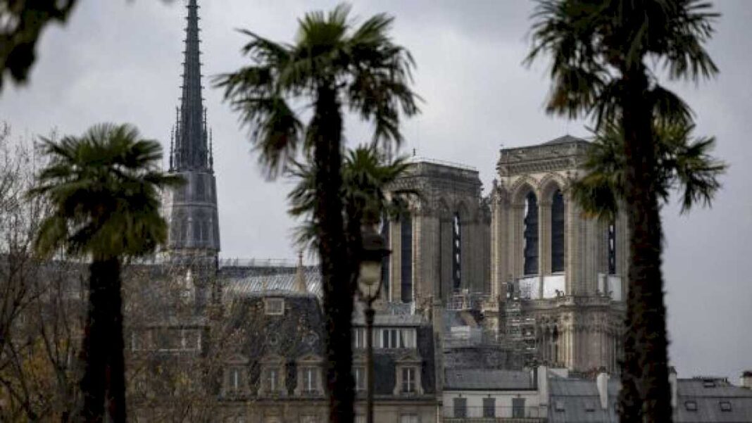 la-catedral-notre-dame-de-paris-vuelve-a-abrir-sus-puertas-luego-de-cinco-anos