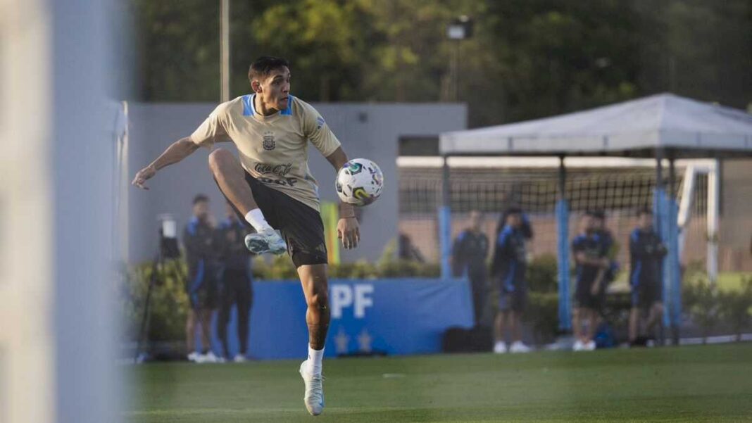 otro-dia-caotico-para-la-seleccion:-afuera-molina-y-“cuti”-romero-por-lesion