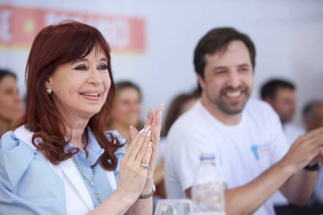 cristina-kirchner-cerro-un-encuentro-sobre-la-salud-y-apunto-contra-el-presidente:-milei,-ya-que-sos-tan-guapo,-desregula-los-medicamentos