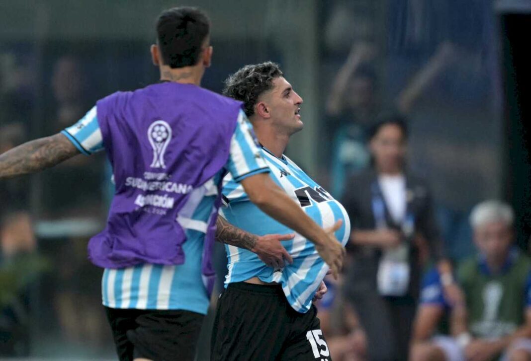 los-goles-de-racing-vs.-cruzeiro:-el-centro-envenenado-de-martirena,-el-grito-de-maravilla-martinez-y-la-polemica-de-arranque